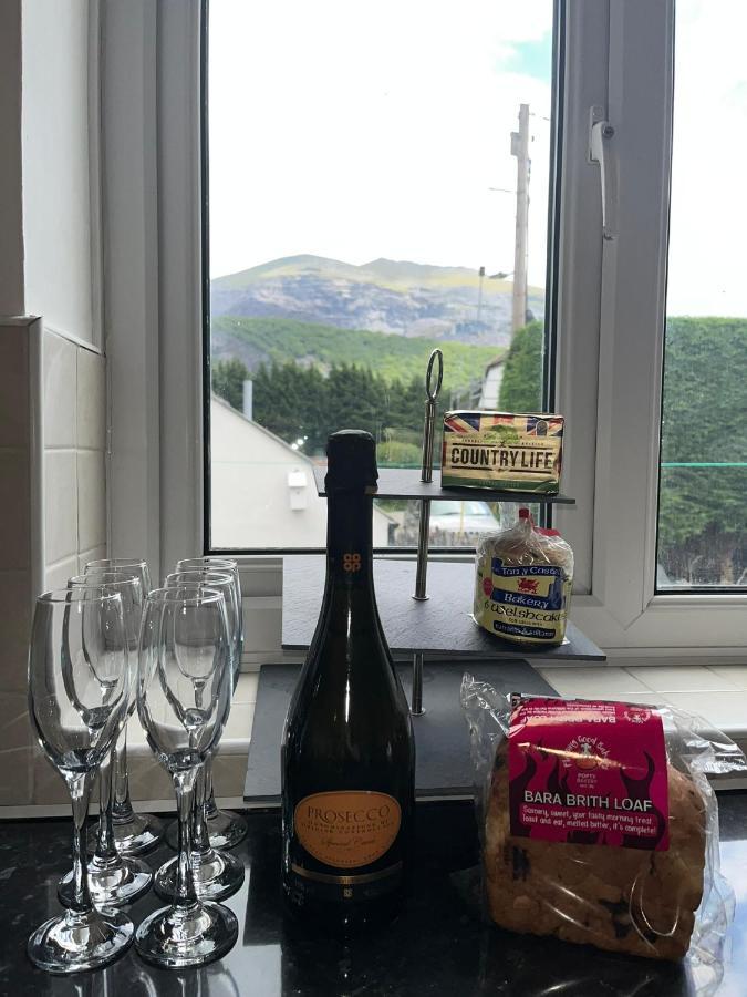 4-6 Guests In Centre Location With Stunning Views Villa Ланберис Екстериор снимка